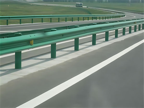 百色高速护栏板守护安全广泛应用于多个行业